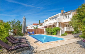 Awesome Home In Punat